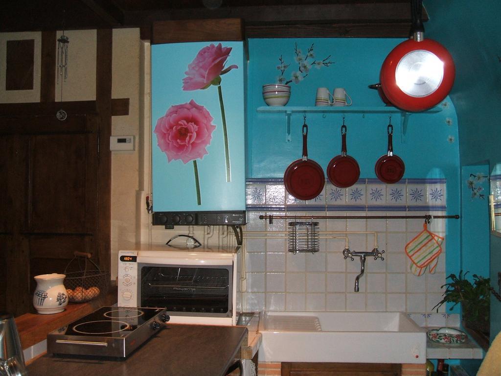 Le Petit Logis De Tinteniac Angers Ruang foto