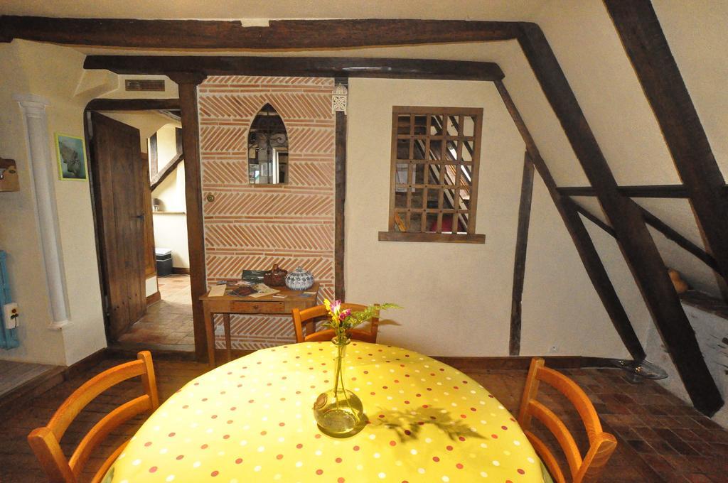 Le Petit Logis De Tinteniac Angers Ruang foto